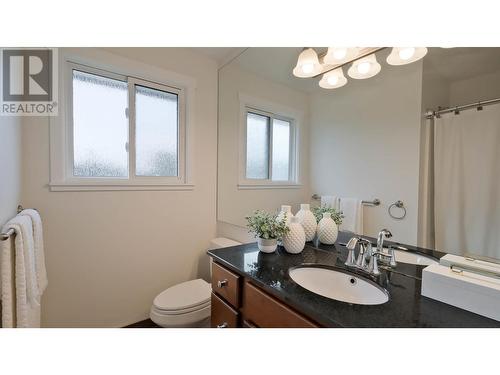 122 Acacia Crescent, Penticton, BC - Indoor Photo Showing Bathroom