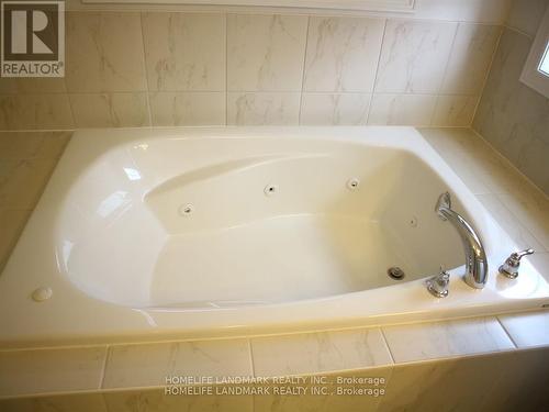 105 Decast Crescent, Markham, ON - Indoor Photo Showing Bathroom