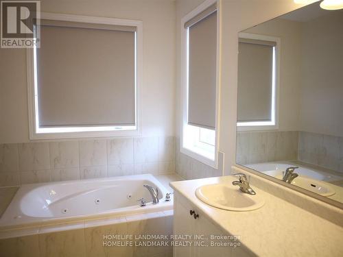 105 Decast Crescent, Markham, ON - Indoor Photo Showing Bathroom