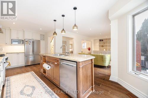 1095 Old Oak Drive, Oakville, ON - Indoor Photo Showing Kitchen With Upgraded Kitchen