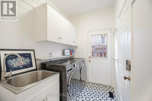 1095 Old Oak Drive, Oakville, ON - Indoor Photo Showing Laundry Room