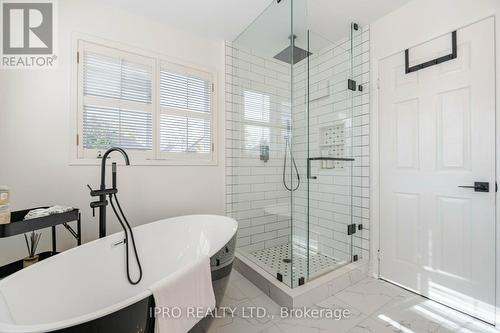 1095 Old Oak Drive, Oakville, ON - Indoor Photo Showing Bathroom