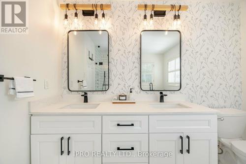 1095 Old Oak Drive, Oakville, ON - Indoor Photo Showing Bathroom