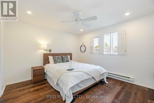 1095 Old Oak Drive, Oakville, ON - Indoor Photo Showing Bedroom