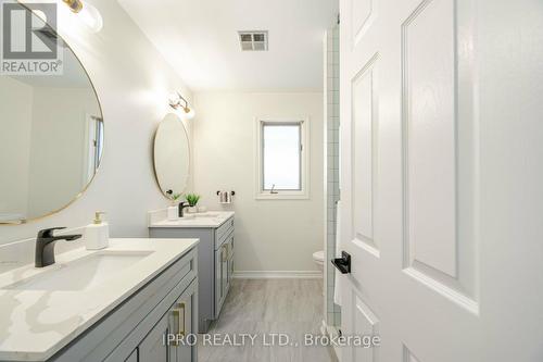 1095 Old Oak Drive, Oakville, ON - Indoor Photo Showing Bathroom