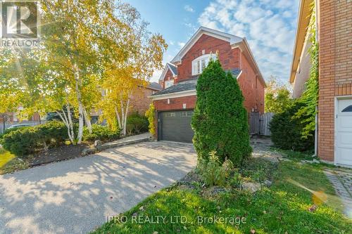 1095 Old Oak Drive, Oakville, ON - Outdoor