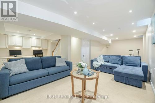 1095 Old Oak Drive, Oakville, ON - Indoor Photo Showing Living Room