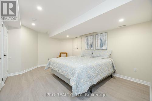 1095 Old Oak Drive, Oakville, ON - Indoor Photo Showing Bedroom