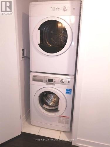 2901 - 125 Redpath Avenue, Toronto, ON - Indoor Photo Showing Laundry Room