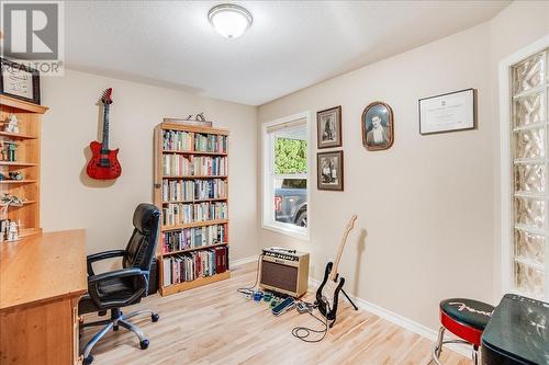 422 Beasley  W Crescent, Nelson, BC - Indoor Photo Showing Office