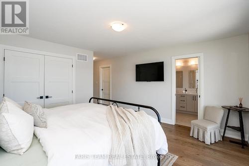 7 Dock Lane, Tay, ON - Indoor Photo Showing Bedroom