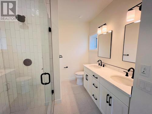 514 14Th  Street Unit# 304, Invermere, BC - Indoor Photo Showing Bathroom