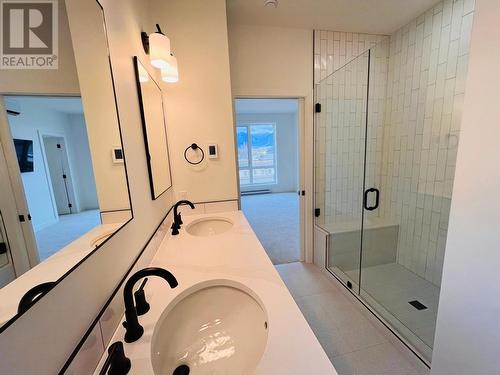 514 14Th  Street Unit# 304, Invermere, BC - Indoor Photo Showing Bathroom