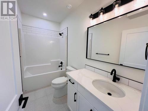 514 14Th  Street Unit# 304, Invermere, BC - Indoor Photo Showing Bathroom