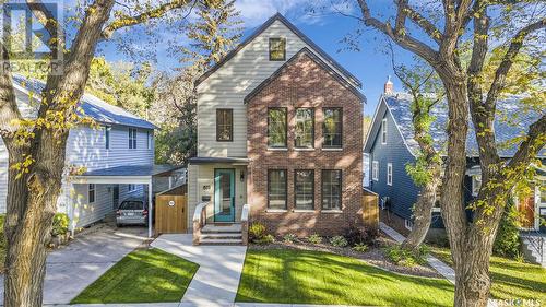 811 Colony Street, Saskatoon, SK - Outdoor With Facade