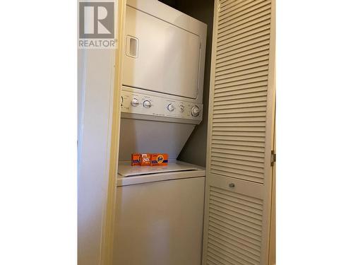 2049 Summit  Drive Unit# 214D, Panorama, BC - Indoor Photo Showing Laundry Room