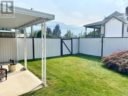 2210 Columbia Avenue Unit# 3, Castlegar, BC - Outdoor