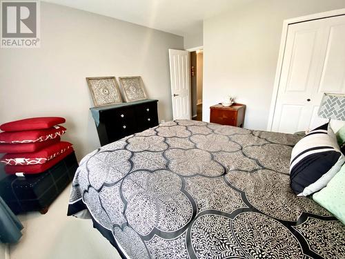 2210 Columbia Avenue Unit# 3, Castlegar, BC - Indoor Photo Showing Bedroom