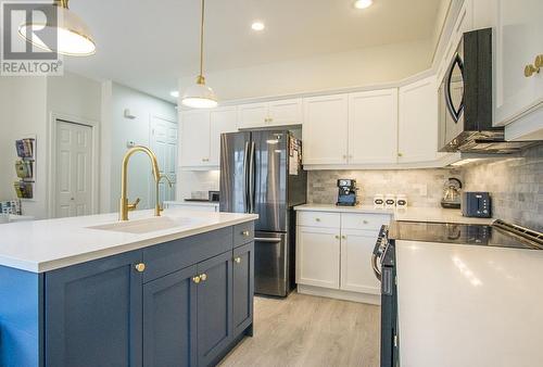 4878 Ridge Road Unit# 6, Radium Hot Springs, BC - Indoor Photo Showing Kitchen