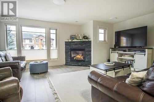 4878 Ridge Road Unit# 6, Radium Hot Springs, BC - Indoor Photo Showing Living Room With Fireplace