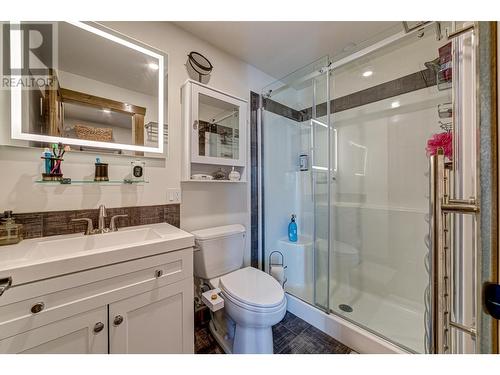 1693 Koocanusa Lake Drive, Lake Koocanusa, BC - Indoor Photo Showing Bathroom