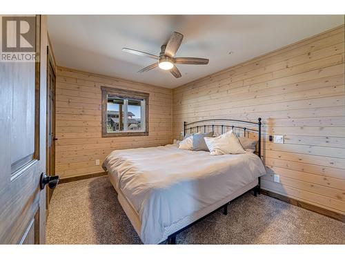 1693 Koocanusa Lake Drive, Lake Koocanusa, BC - Indoor Photo Showing Bedroom