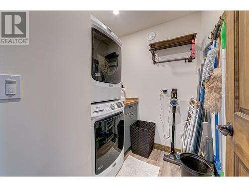 1693 Koocanusa Lake Drive, Lake Koocanusa, BC - Indoor Photo Showing Laundry Room