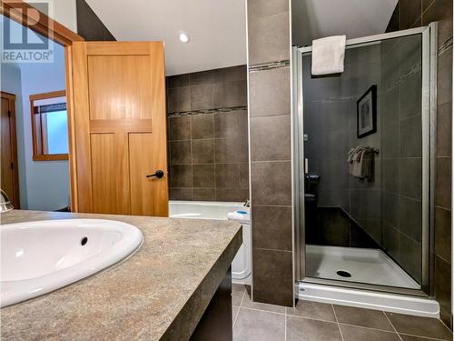 5150 Fairway  Drive Unit# 29-A3, Fairmont Hot Springs, BC - Indoor Photo Showing Bathroom