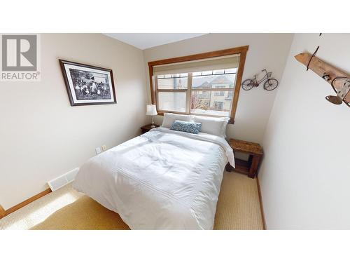 1000 9Th  Street Unit# 23, Invermere, BC - Indoor Photo Showing Bedroom