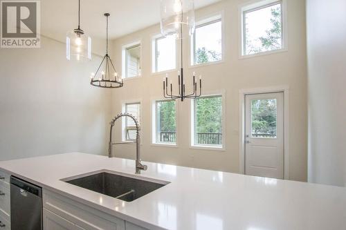 4926 Timber Ridge  Road Unit# 41, Windermere, BC - Indoor Photo Showing Kitchen