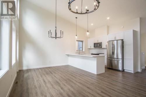 4926 Timber Ridge  Road Unit# 41, Windermere, BC - Indoor Photo Showing Kitchen With Upgraded Kitchen