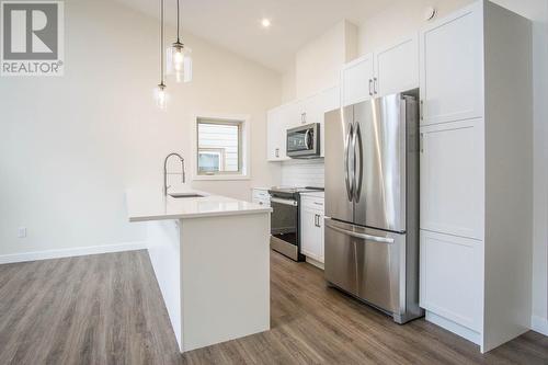 4926 Timber Ridge  Road Unit# 41, Windermere, BC - Indoor Photo Showing Kitchen With Upgraded Kitchen