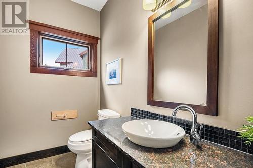 425 Canyon  Trail Unit# C, Fernie, BC - Indoor Photo Showing Bathroom