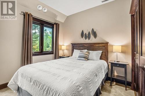 425 Canyon  Trail Unit# C, Fernie, BC - Indoor Photo Showing Bedroom