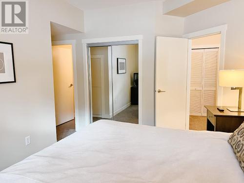 2049 Summit Drive Unit# 115D, Panorama, BC - Indoor Photo Showing Bedroom