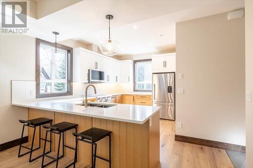 4576 Timberline Crescent Unit# 40, Fernie, BC - Indoor Photo Showing Kitchen With Double Sink With Upgraded Kitchen