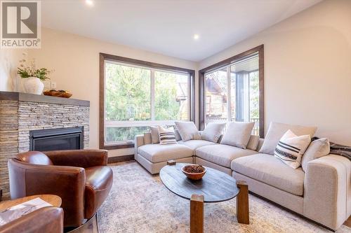 4576 Timberline Crescent Unit# 40, Fernie, BC - Indoor Photo Showing Living Room With Fireplace