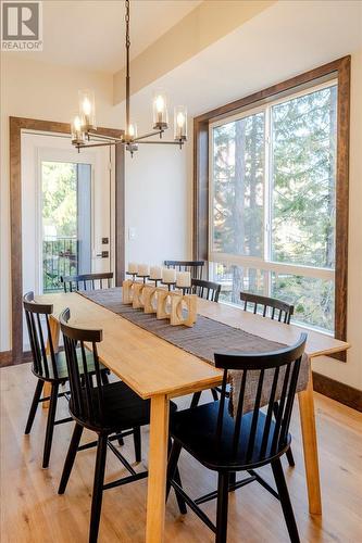 4576 Timberline Crescent Unit# 40, Fernie, BC - Indoor Photo Showing Dining Room