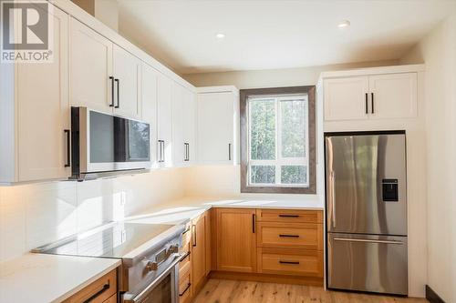 4576 Timberline Crescent Unit# 40, Fernie, BC - Indoor Photo Showing Kitchen With Upgraded Kitchen