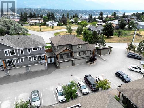 906 6Th  Avenue Unit# 1, Invermere, BC - Outdoor