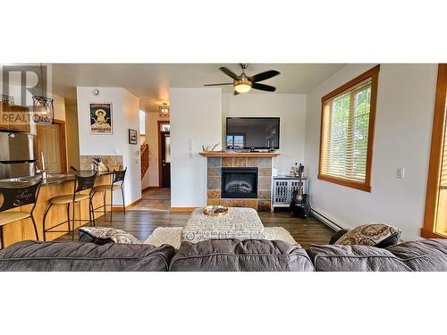 906 6Th  Avenue Unit# 1, Invermere, BC - Indoor Photo Showing Living Room With Fireplace