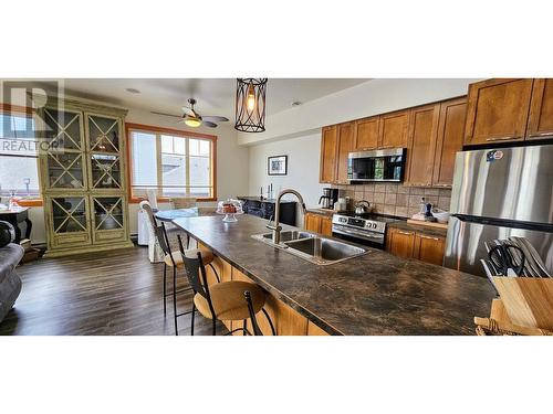 906 6Th  Avenue Unit# 1, Invermere, BC - Indoor Photo Showing Kitchen With Double Sink