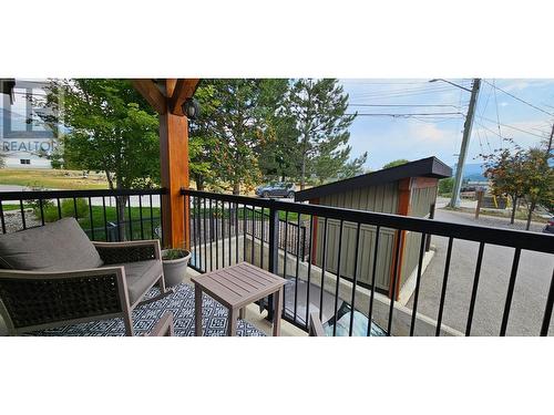 906 6Th  Avenue Unit# 1, Invermere, BC - Outdoor With Exterior