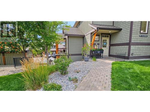 906 6Th  Avenue Unit# 1, Invermere, BC - Outdoor