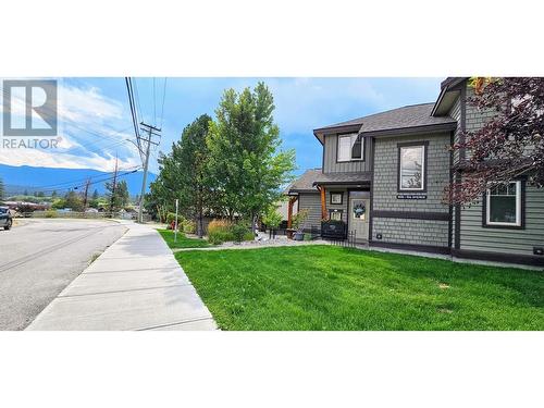 906 6Th  Avenue Unit# 1, Invermere, BC - Outdoor