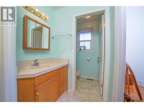 420 20Th  N Avenue Unit# 4, Creston, BC - Indoor Photo Showing Bathroom