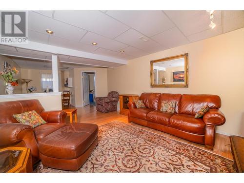 420 20Th  N Avenue Unit# 4, Creston, BC - Indoor Photo Showing Living Room