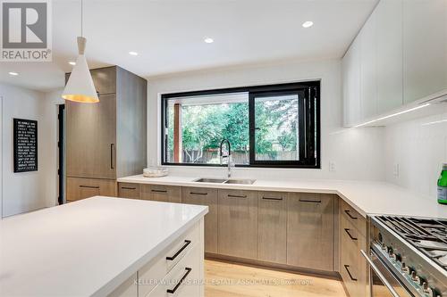 2107 Courtland Crescent, Mississauga, ON - Indoor Photo Showing Kitchen With Double Sink