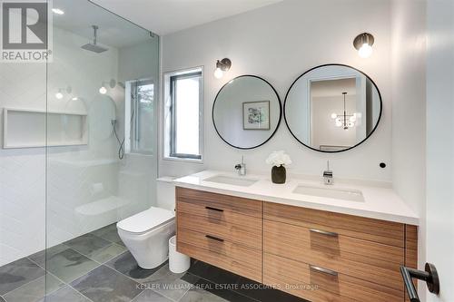 2107 Courtland Crescent, Mississauga, ON - Indoor Photo Showing Bathroom