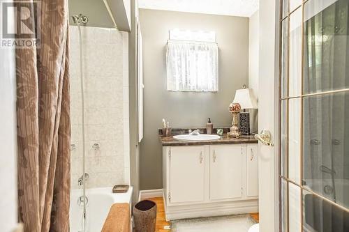 1315 Blakely Crescent, Pembroke, ON - Indoor Photo Showing Bathroom